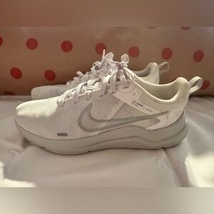 Nike Women's Gray and White Sneakers